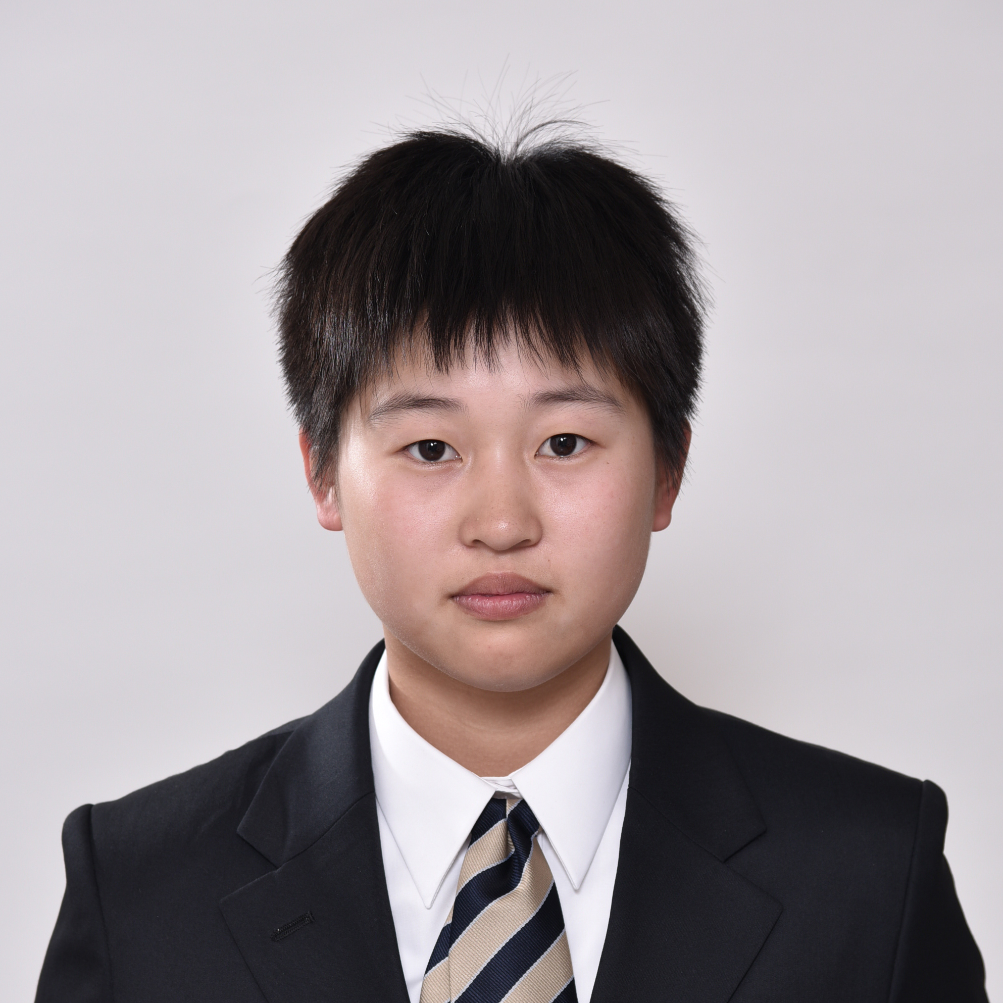 中村 美那 18歳