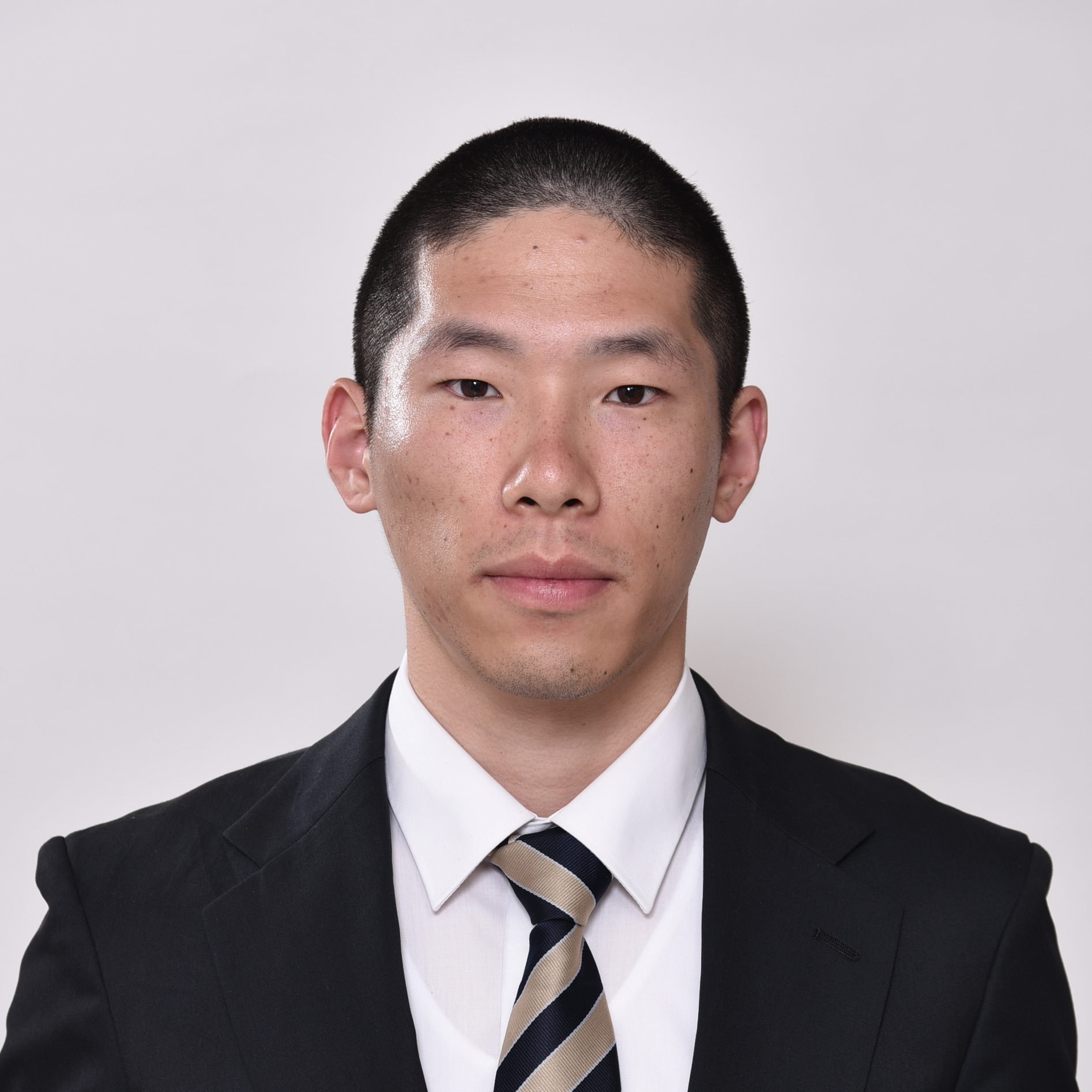 寺﨑 浩平 25歳